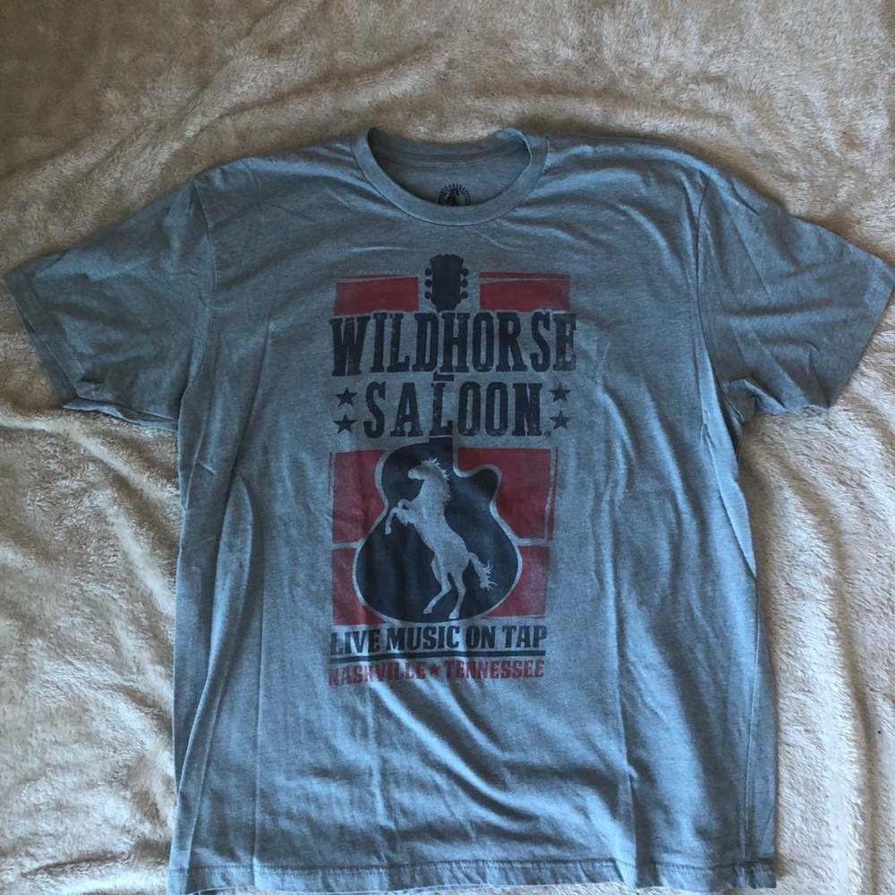 Wildhorse Saloon “Live Music on Tap” Bucking Horse & Guitar Gray Tee in size XXL